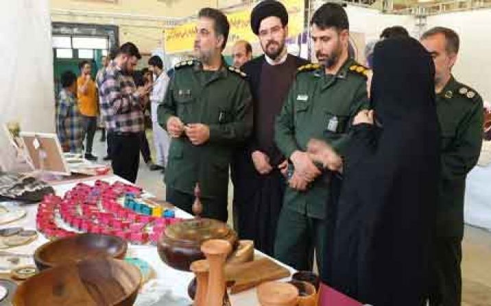 نمایشگاه عرضه محصولات اقتصاد مقاومتی در قم آغاز به کار کرد نمایشگاه عرضه محصولات اقتصاد مقاومتی در قم آغاز به کار کرد